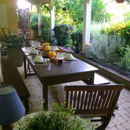 Le Bord De L'Eau Bed & Breakfast Sainte-Terre Екстериор снимка