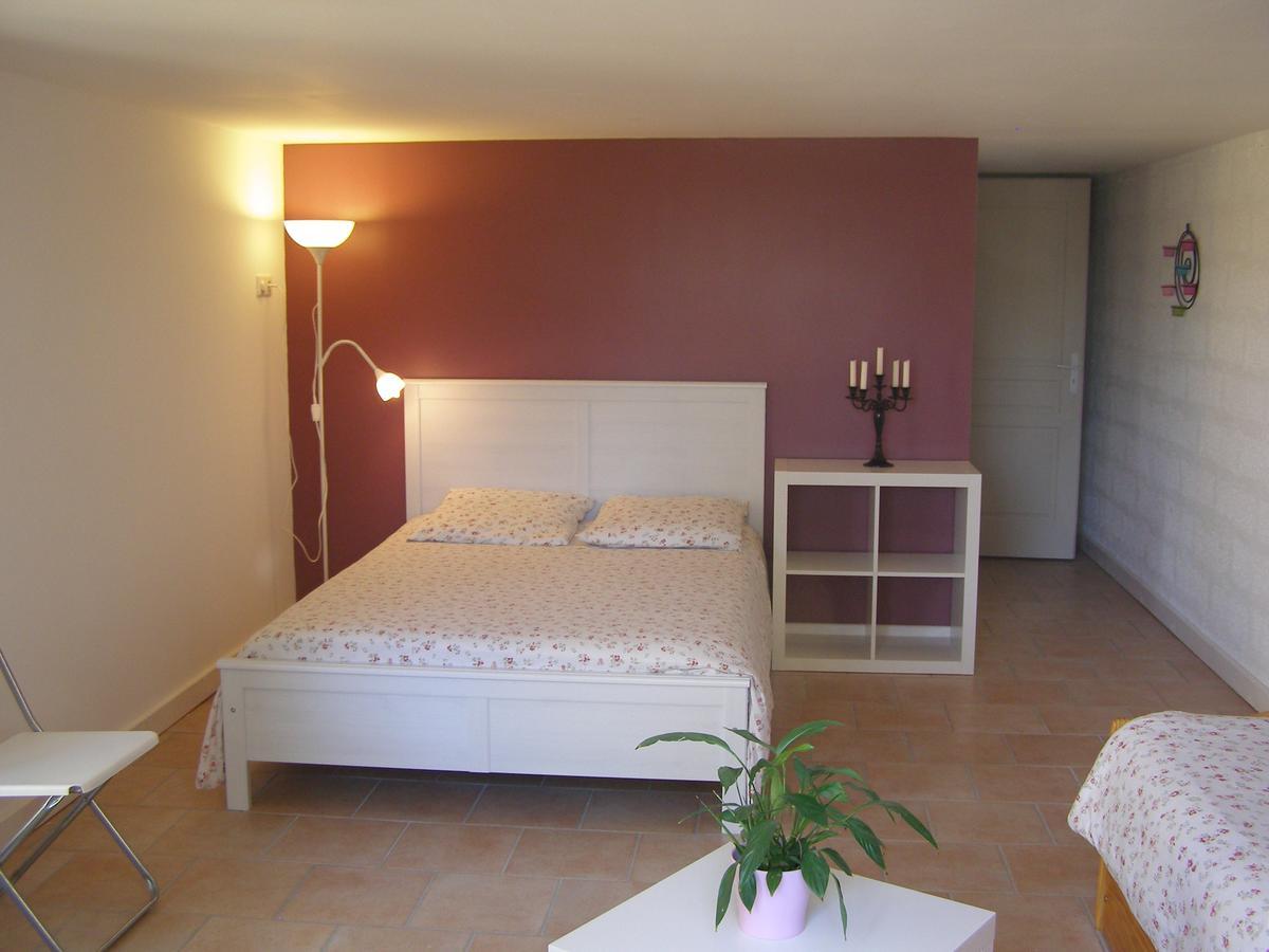 Le Bord De L'Eau Bed & Breakfast Sainte-Terre Екстериор снимка