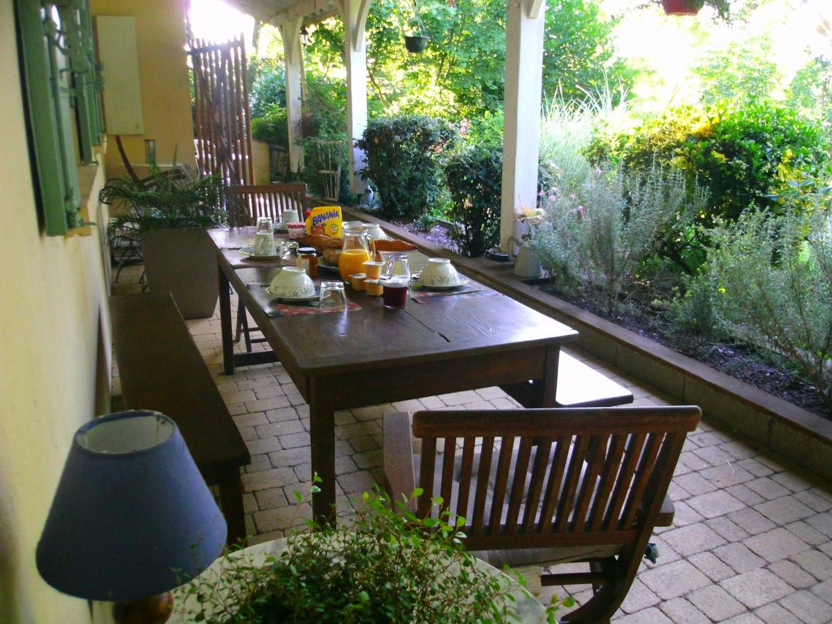 Le Bord De L'Eau Bed & Breakfast Sainte-Terre Екстериор снимка